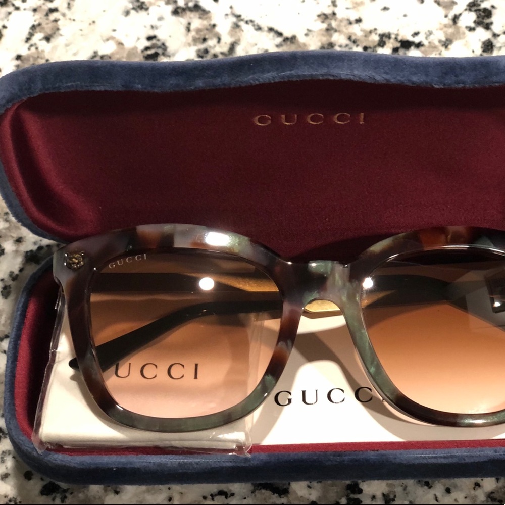 GUCCI Tortoise Shell Sunglasses